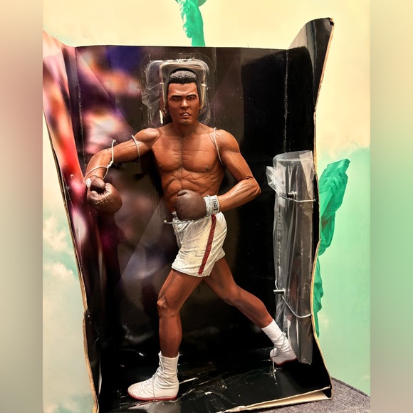 Ali 1964: clay vs Liston 18” motion activated sound from neca toys - Picture 6 of 12